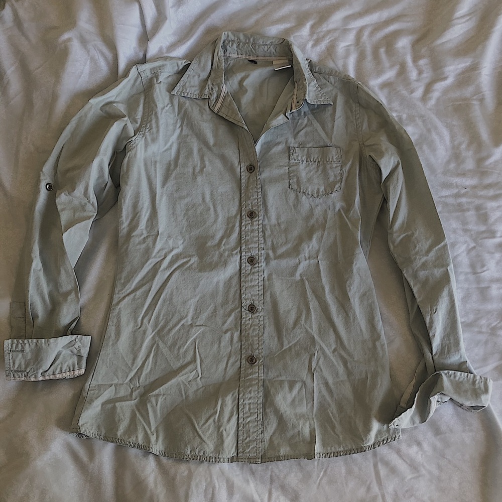 Light washed turquoise/white button down🧤🧵